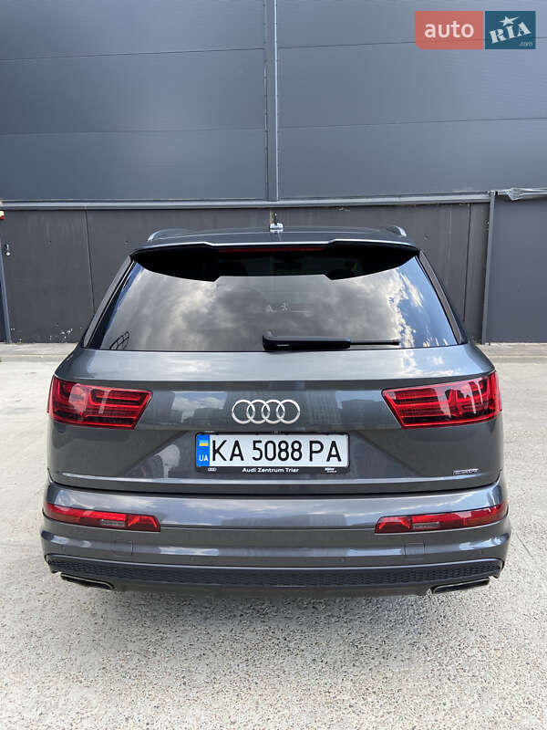 Позашляховик / Кросовер Audi Q7 2015 в Києві