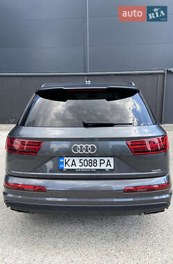 Внедорожник / Кроссовер Audi Q7 2015 в 