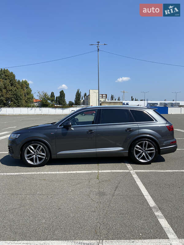 Позашляховик / Кросовер Audi Q7 2015 в Києві