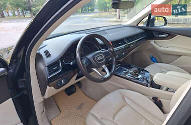 Внедорожник / Кроссовер Audi Q7 2017 в 