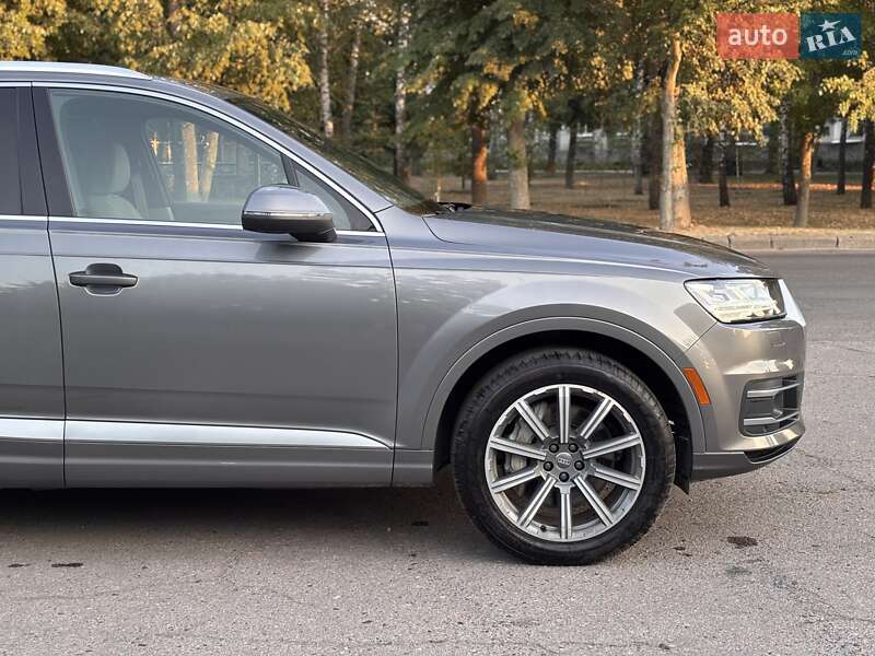 Внедорожник / Кроссовер Audi Q7 2017 в Киеве