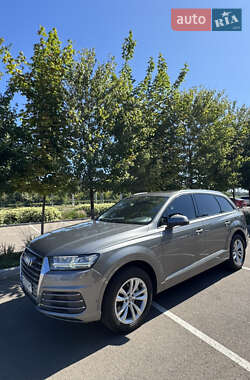 Внедорожник / Кроссовер Audi Q7 2016 в 