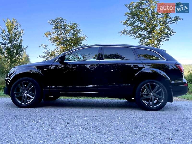 Позашляховик / Кросовер Audi Q7 2010 в Івано-Франківську