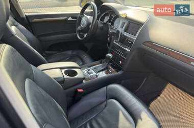 Позашляховик / Кросовер Audi Q7 2013 в 