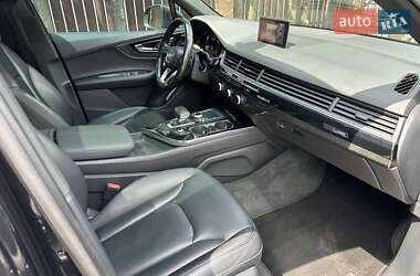 Внедорожник / Кроссовер Audi Q7 2016 в 