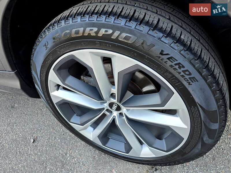 Позашляховик / Кросовер Audi Q7 2020 в Полтаві