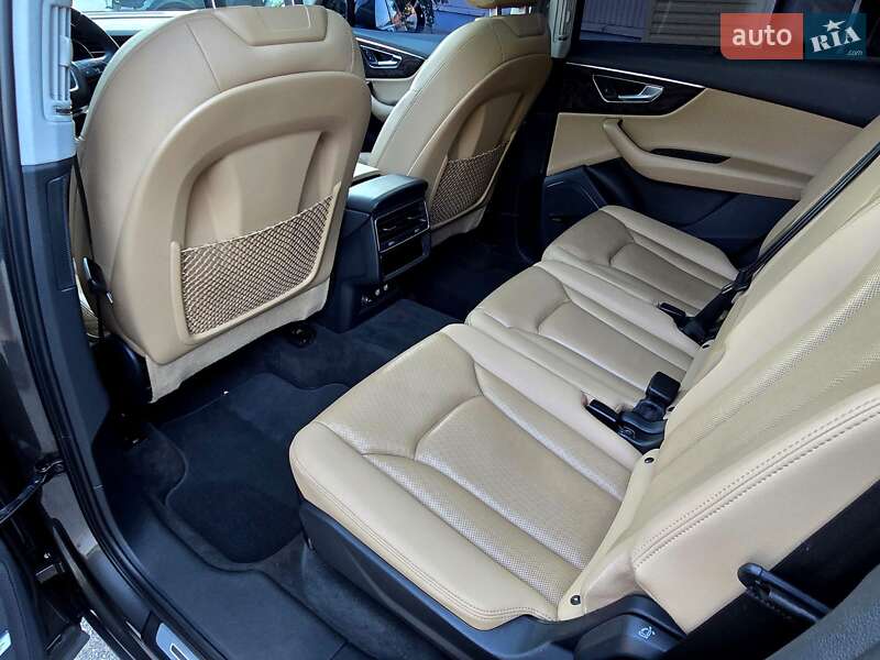 Позашляховик / Кросовер Audi Q7 2020 в Полтаві