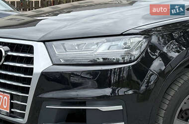Внедорожник / Кроссовер Audi Q7 2016 в 