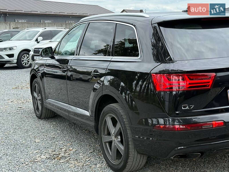 Позашляховик / Кросовер Audi Q7 2016 в Стрию