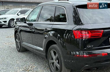 Внедорожник / Кроссовер Audi Q7 2016 в 