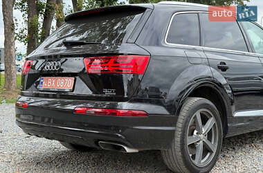 Внедорожник / Кроссовер Audi Q7 2016 в 