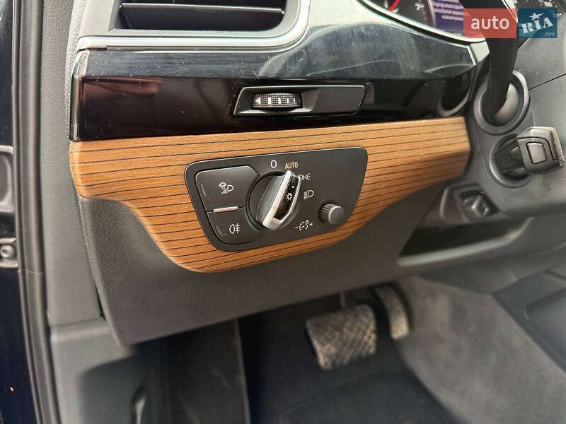 Позашляховик / Кросовер Audi Q7 2016 в Стрию