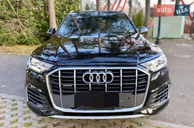 Внедорожник / Кроссовер Audi Q7 2021 в 