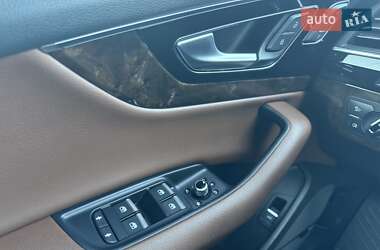 Внедорожник / Кроссовер Audi Q7 2017 в 