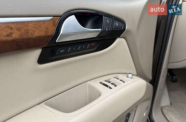 Внедорожник / Кроссовер Audi Q7 2014 в 
