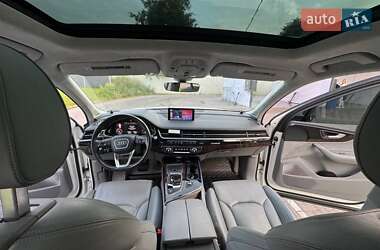 Позашляховик / Кросовер Audi Q7 2016 в 