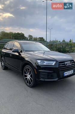 Внедорожник / Кроссовер Audi Q7 2017 в 