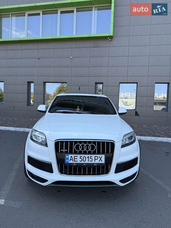 Внедорожник / Кроссовер Audi Q7 2011 в 