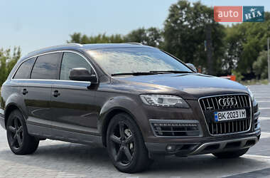 Позашляховик / Кросовер Audi Q7 2010 в 
