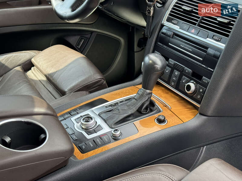 Внедорожник / Кроссовер Audi Q7 2010 в Ровно