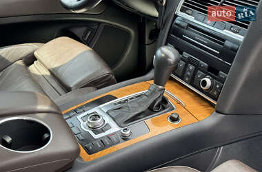 Позашляховик / Кросовер Audi Q7 2010 в 