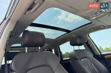 Позашляховик / Кросовер Audi Q7 2010 в 