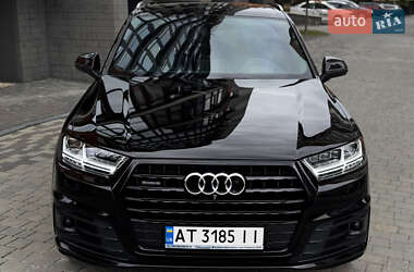 Внедорожник / Кроссовер Audi Q7 2015 в 