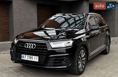 Внедорожник / Кроссовер Audi Q7 2015 в 
