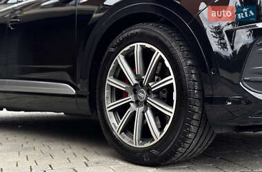 Внедорожник / Кроссовер Audi Q7 2015 в 