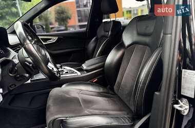 Внедорожник / Кроссовер Audi Q7 2015 в 