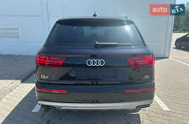 Внедорожник / Кроссовер Audi Q7 2016 в 