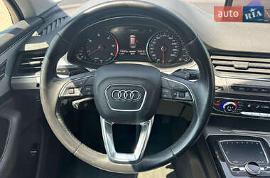 Внедорожник / Кроссовер Audi Q7 2016 в 