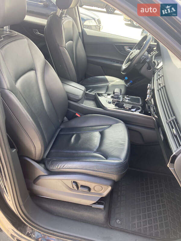 Позашляховик / Кросовер Audi Q7 2017 в Києві