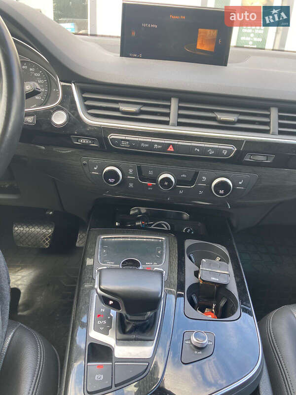 Позашляховик / Кросовер Audi Q7 2017 в Києві