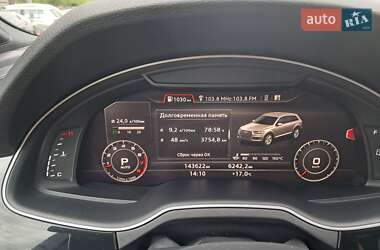 Внедорожник / Кроссовер Audi Q7 2016 в 