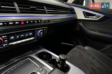 Внедорожник / Кроссовер Audi Q7 2015 в 