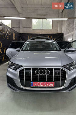 Внедорожник / Кроссовер Audi Q7 2022 в 