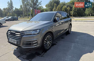 Внедорожник / Кроссовер Audi Q7 2015 в Запорожье