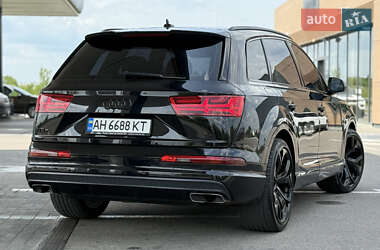 Внедорожник / Кроссовер Audi Q7 2015 в 