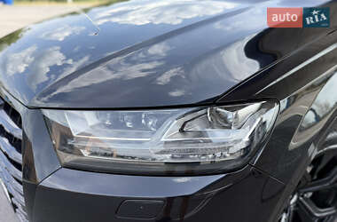 Внедорожник / Кроссовер Audi Q7 2015 в 