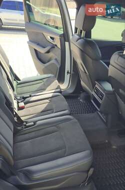 Внедорожник / Кроссовер Audi Q7 2020 в 
