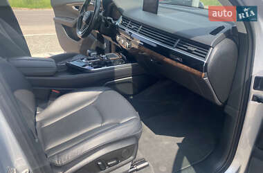Позашляховик / Кросовер Audi Q7 2017 в 