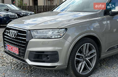 Внедорожник / Кроссовер Audi Q7 2017 в 