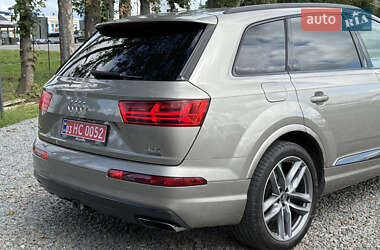 Внедорожник / Кроссовер Audi Q7 2017 в 