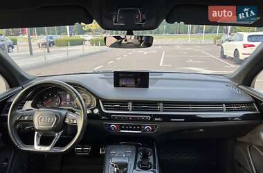Внедорожник / Кроссовер Audi Q7 2017 в 