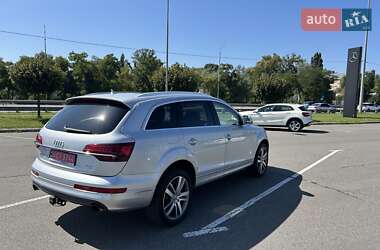 Внедорожник / Кроссовер Audi Q7 2015 в 