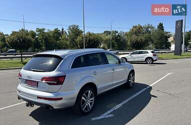 Внедорожник / Кроссовер Audi Q7 2015 в 