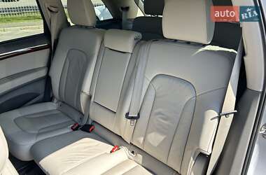 Внедорожник / Кроссовер Audi Q7 2015 в 