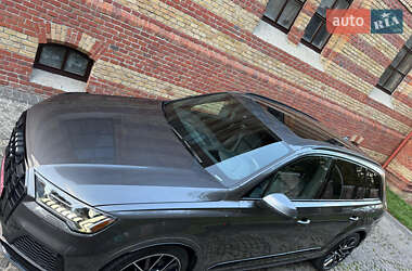 Позашляховик / Кросовер Audi Q7 2020 в 