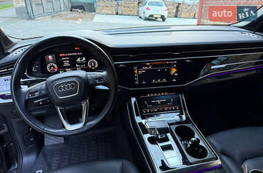 Позашляховик / Кросовер Audi Q7 2020 в 